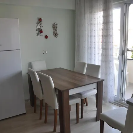 アパート Balci エジェアバト